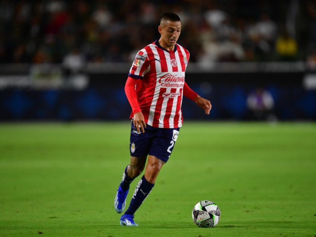 Chivas Player | Football