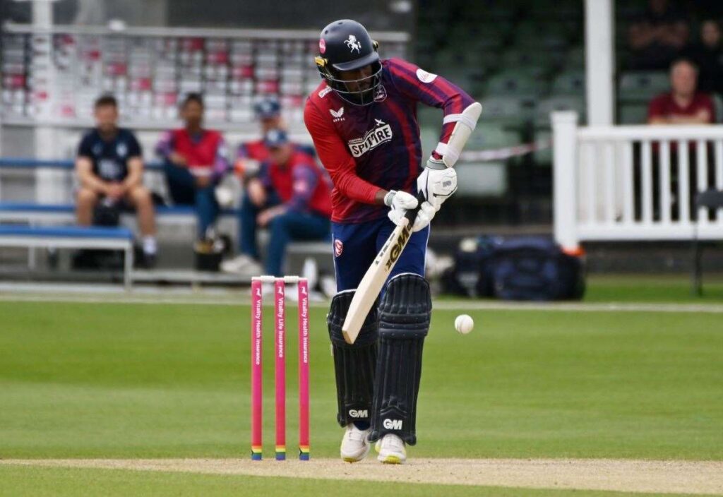 Bell-Drummond, Denly allow Kent to survive late onslaught