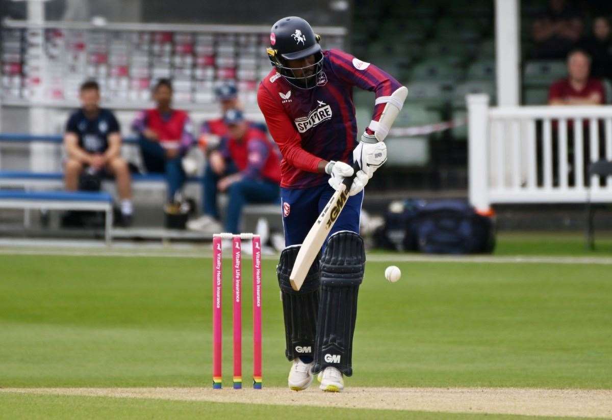 Bell-Drummond, Denly allow Kent to survive late onslaught